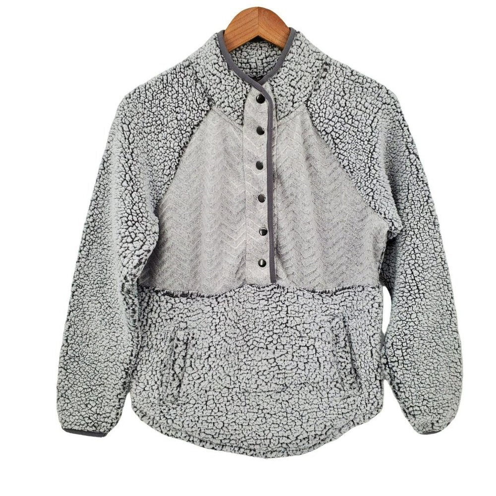 Maurices Womens Faux Fur Pullover Sweater Size M Gray Half Button Long‎ Sleeve